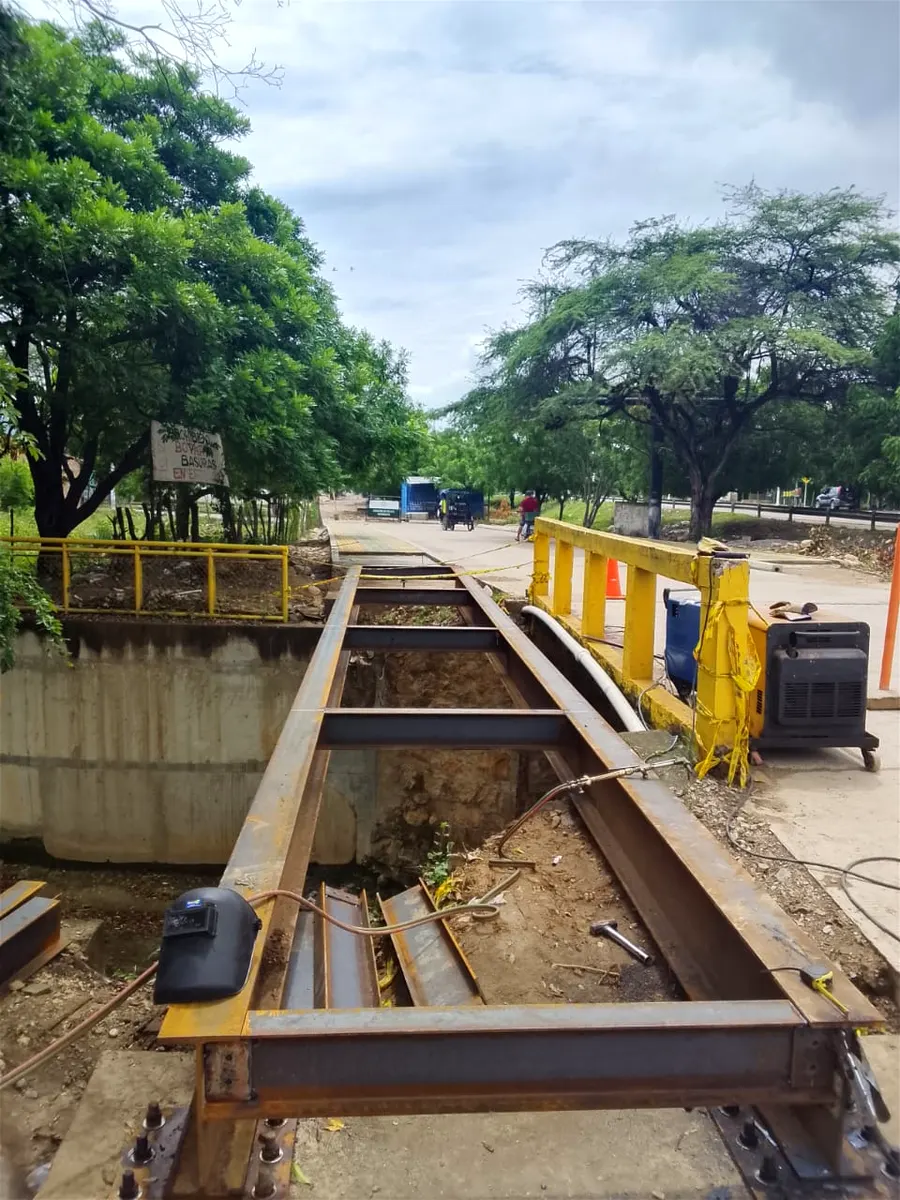 Vigas metálicas para puente